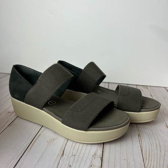 Super cute platform wedge sandals/shoes, Nicole Imogen in Mint - Picture 6 of 13